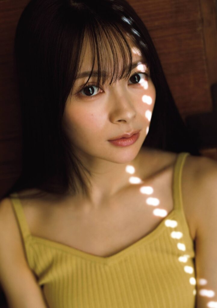 伊藤百花 グラビア水着 画像