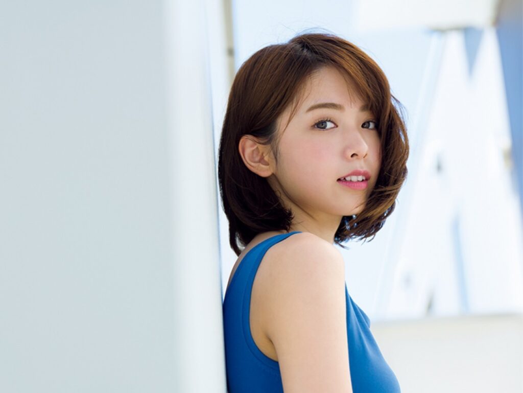 西村歩乃果 グラビア水着 画像